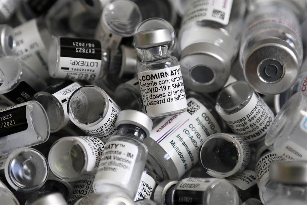 美国宣布捐赠首批2500万剂新冠疫苗，提供对象包括台湾。图为美制辉瑞疫苗。（图／美联社）(photo:ChinaTimes)