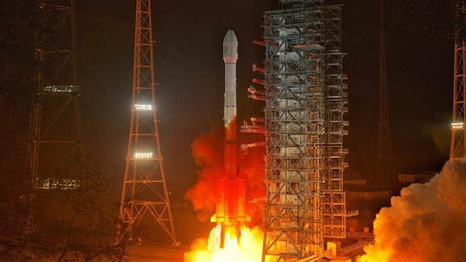 6月3日零时17分，中国在西昌衞星发射中心用长征三号乙运载火箭，成功将风云四号B星送入预定轨道。（新华社）