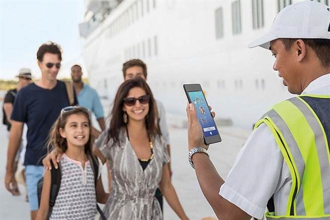 ▲藉由勛章假期 (MedallionClass™) 应用程式即可完成海洋预备（OceanReady™）登船准备。　图：公主游轮／提供