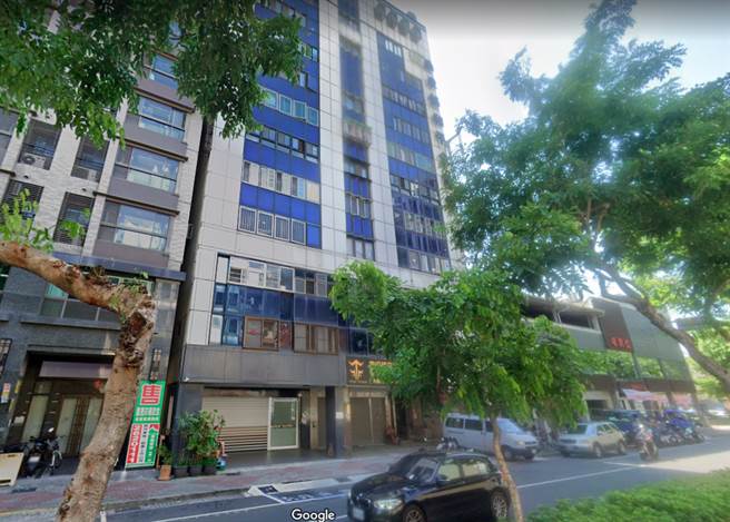 高市2日深夜惊传长照机构大楼、多位工作人员快筛验出阳性事件，PCR结果下午三点市府防疫记者会将会公布。（取自GoogleＭap／袁庭尧高雄传真）