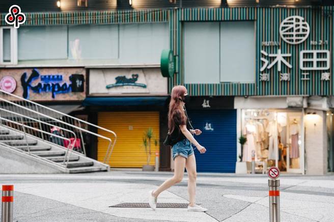 我国疫情持续严峻，劳动部今年再度提出「自营作业者或无一定雇主之劳工生活补贴」。（报系资料照）