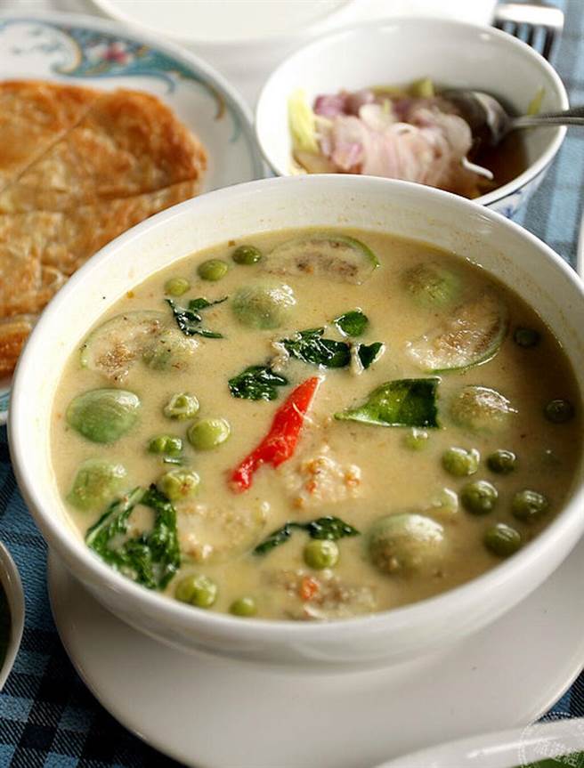 绿咖哩椰子鸡(图：旅游经提供)