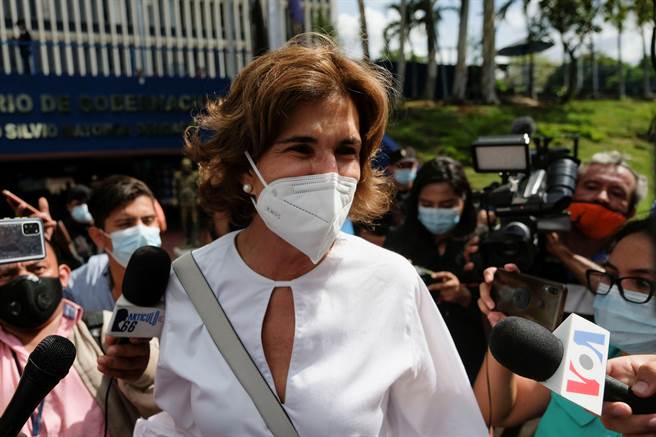 67岁的克里斯提娜・查莫洛（Cristiana Chamorro ）是记者，被视为很有可能动摇奥蒂嘉（Daniel Ortega）权力的人物。(图／路透社)