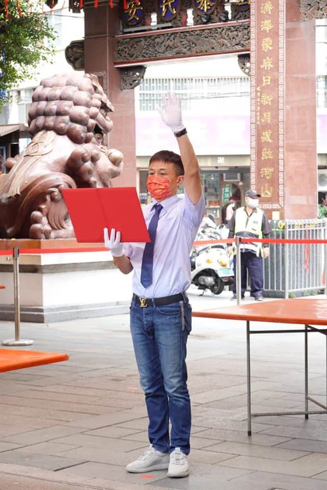 丰原慈济宫新任副主委魏隆琪也是前丰原市代表会副主席。（摘自魏隆琪脸书）