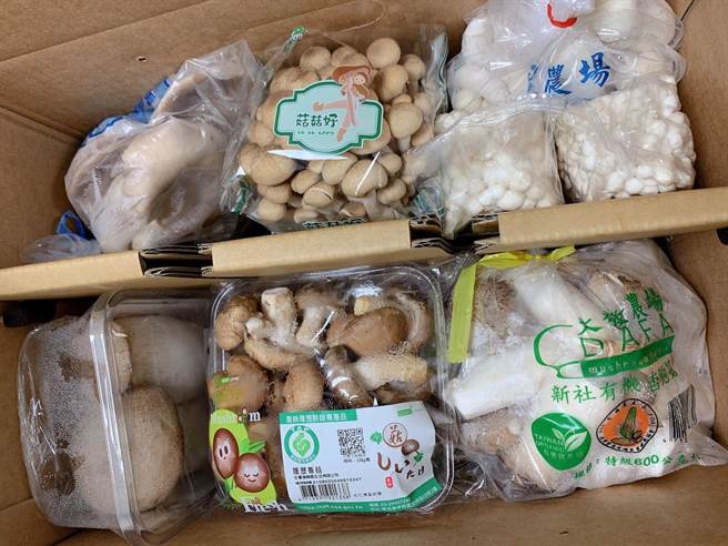 防疫百菇礼盒大受欢迎，短短4天卖出250盒。（台中市农业局提供／王文吉台中传真）