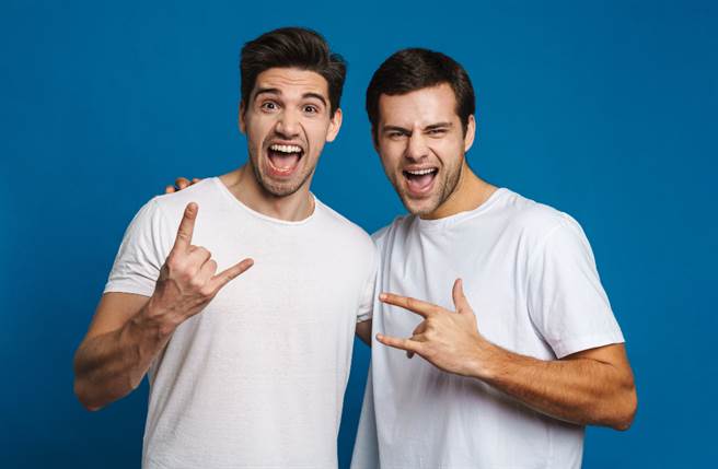 狮子座、白羊座、摩羯座、射手座天生乐于奉献，对朋友重情重义，即使吃亏也不计较。（图／Shutterstock）
