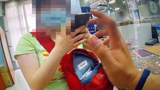 員警到場提醒黃女可能是遇到假交友詐騙，才讓她大夢初醒。(翻攝照片／林郁平台北傳真）