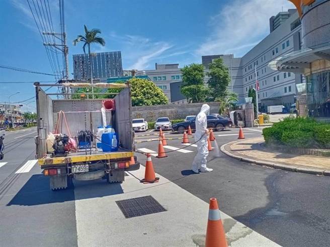 苗栗电子厂移工宿舍群聚，全公司7千员工全面筛检，疫情升温是否将升四级，陈时中回应了。（竹南镇公所提供／谢明俊苗栗传真）