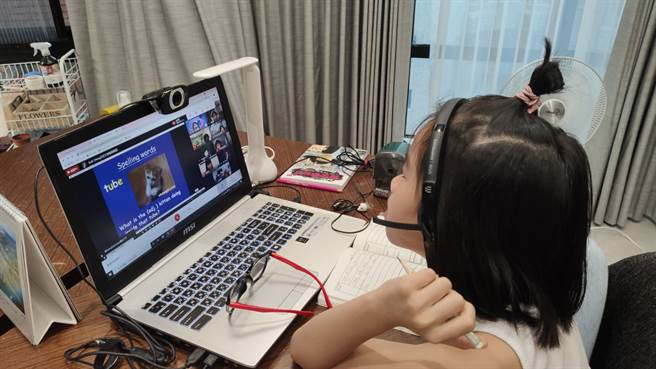 防疫期间线上学习已成为孩子日常。（图/家长提供）