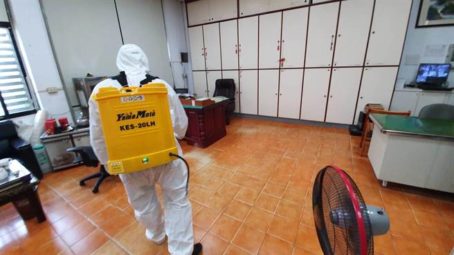 埤头乡公所今也紧急进行例行性消毒。（民眾提供／吴建辉彰化传真）