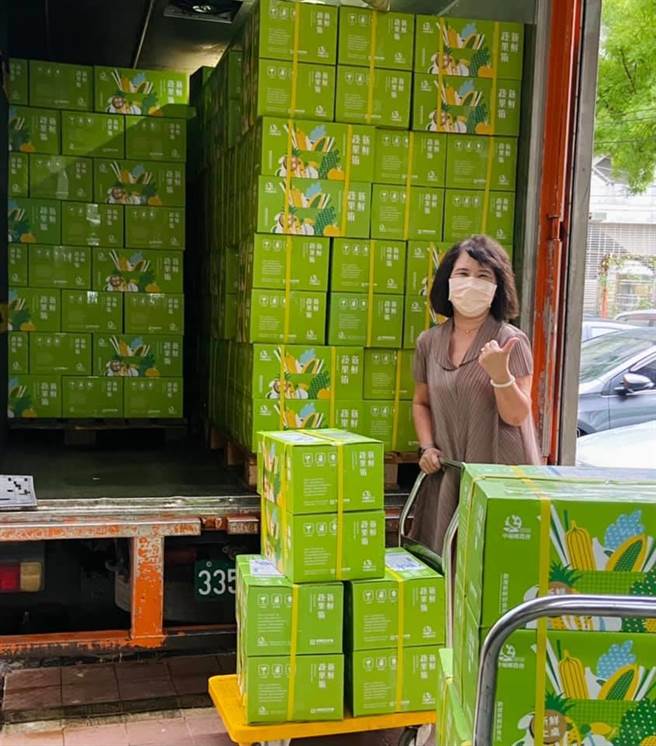 中埔乡农会上周蔬菜箱开卖后短短1周就卖超过1600箱。（中埔乡农会提供／张亦惠嘉县传真）