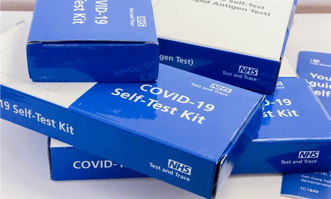 英国的快筛试剂包。(图/Shutterstock）