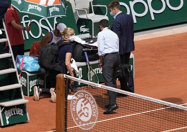 澳洲职业女网世界球后巴蒂，因伤在法网女单第二轮比赛中退赛。（美联社）