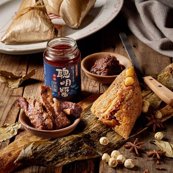 PChome 24h購物上美福飯店的美福豪情粽夏禮盒（5入），特價1500元。（PChome 24h購物提供）