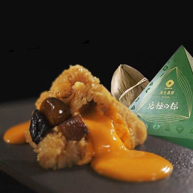 樂天市場上揪鮮級的頂級干貝流沙粽（12入），原價2000元，特價1440元。（樂天市場提供）