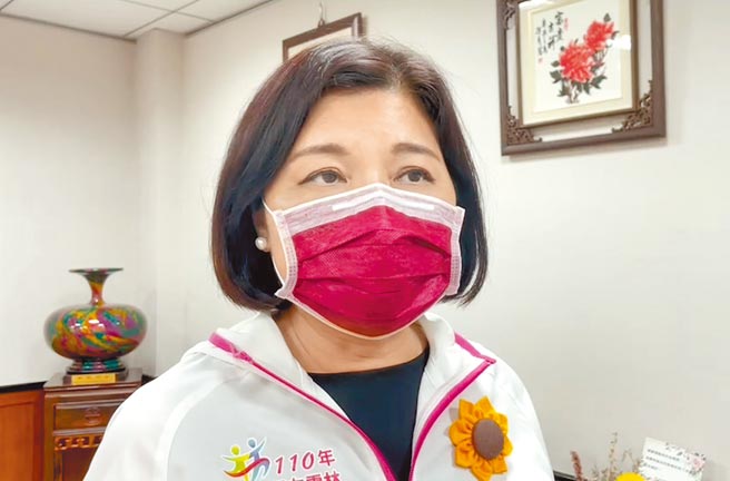 云林县长张丽善表示，哥哥这次回来，儿子已经娶了媳妇，有很多辛酸，但也多了一点小满足，这段时间受委屈了，现在可以重新调整脚步，把心情放轻松，含饴弄孙。（周丽兰摄）