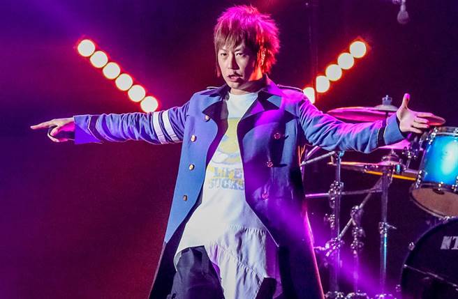 「五月天」阿信除了是巨星主唱外，还斜杠创立个人潮流品牌「StayReal」。(中时资料照片)