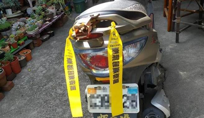 还有民眾将黄丝带绑在机车上，当成行动宣传车，希望能将自己的诉求给更多人知道。(民眾提供／吴建辉彰化传真)