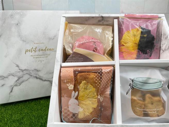 胡椒菜脯薄饼、红龙果毛豆麻糬麵包、凤梨磅蛋糕、法式凤梨果乾片。（树德家商提供）