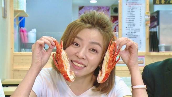 王瞳大讚锅烧麵也是她口袋美食之一（民视提供）