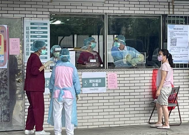 高市府5月31日正式設立10處社區快篩站後，又宣布6月11日將再新增10處，密集設站提供更便民的快篩服務。（本報資料照片）