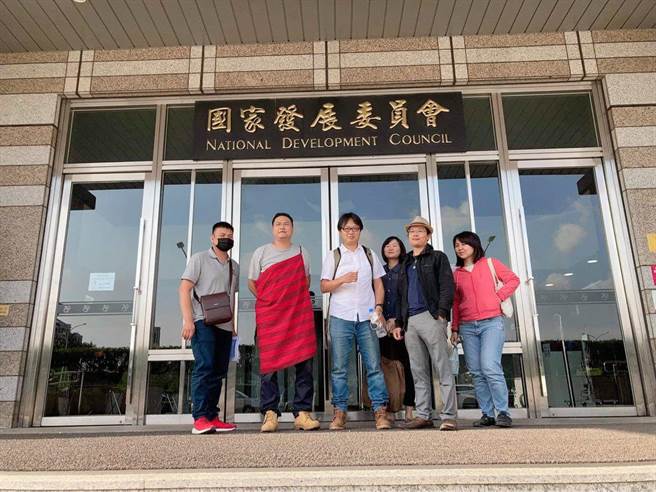 暨南大學3青年蹲點有成效，獲國發會肯定。（暨南大學提供／廖志晃南投傳真）