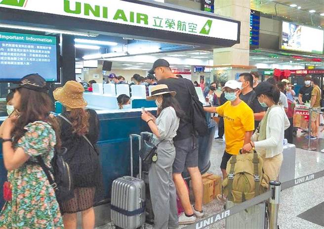 澎湖縣與確診者同機8旅客解除隔離 另增1人居家隔離。（陳可文攝）