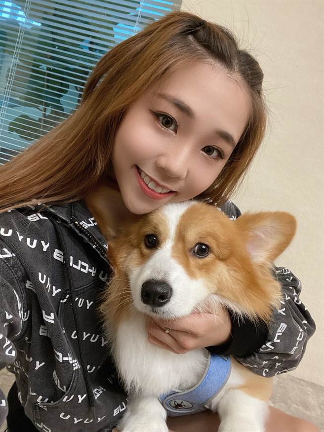 艾薇今上《佼心食堂》受訪。（喜鵲娛樂提供）