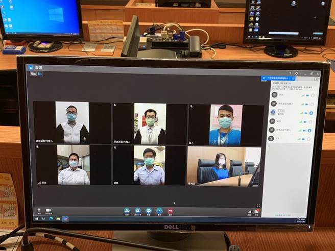 远距视讯开庭手册公布，开庭仍须穿法袍。本报资料照片