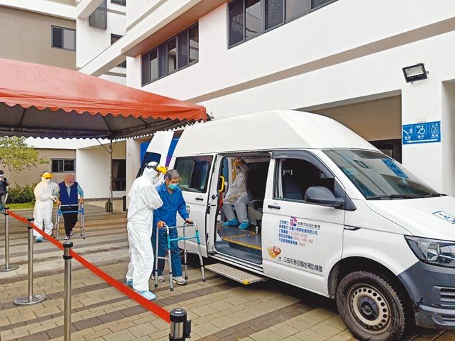 各地长照机构染疫频传，防疫不能大意。（桃园市卫生局提供／赖佑维桃园传真）