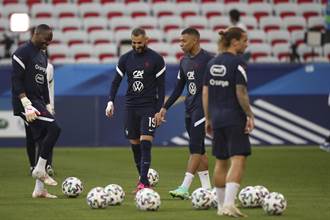 足球》本澤馬喊話法國隊巨星：所以偉大球員都想來皇馬