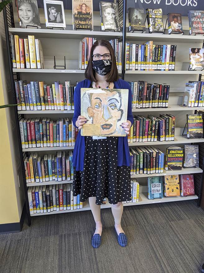 巴布狄伦是出生于1941年的美国反叛文化代表兼摇滚歌手，2016年10月瑞典学院把诺贝尔文学奖颁给他时引发争议声浪。「自画像」（Self Portrait）是狄伦的第10张录音室专辑，于1970年6月发行，曲目中有些原创作品以及流行和民歌翻唱曲。(图/美联社提供)