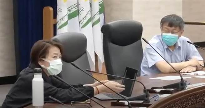 台北市長柯文哲（右）、副市長黃珊珊（左）。（北市府提供／張穎齊台北傳真）