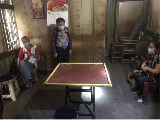 彰化縣長王惠美指示警方全力查察非法賭博群聚處所，彰化縣警方八大分局清查全縣列出351處場所強力稽查，兩天下來彰化分局員林分局共查獲3件、17人群聚打麻將。（警方提供／謝瓊雲彰化傳真）