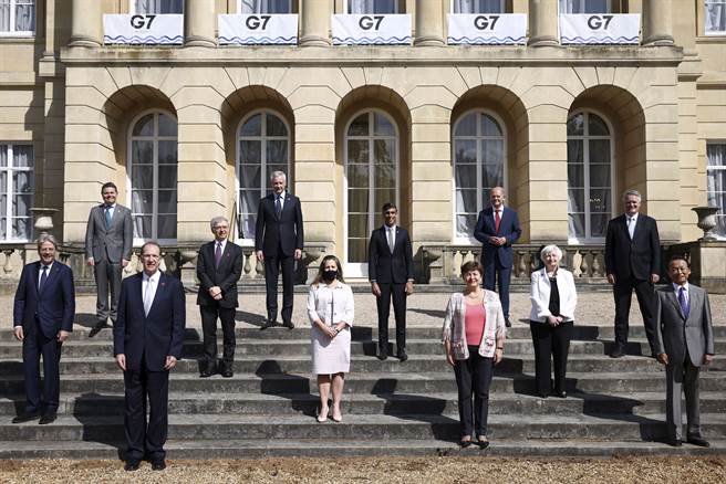 G7財長們達成歷史性協議，承諾向跨國公司課徵至少15%的全球企業稅。（圖／美聯社）