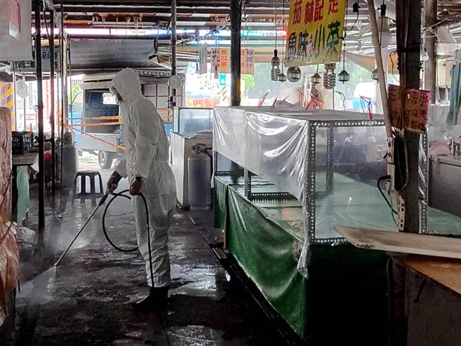 佳里區第一黃昏市場休市3天消毒，攤商也須全面快篩。（台南市政府提供／曹婷婷台南傳真）