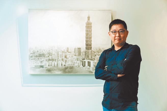 周政纬作品描绘熟悉的台北景色却将人去除，让城市个性更清晰展现。（多纳艺术提供）