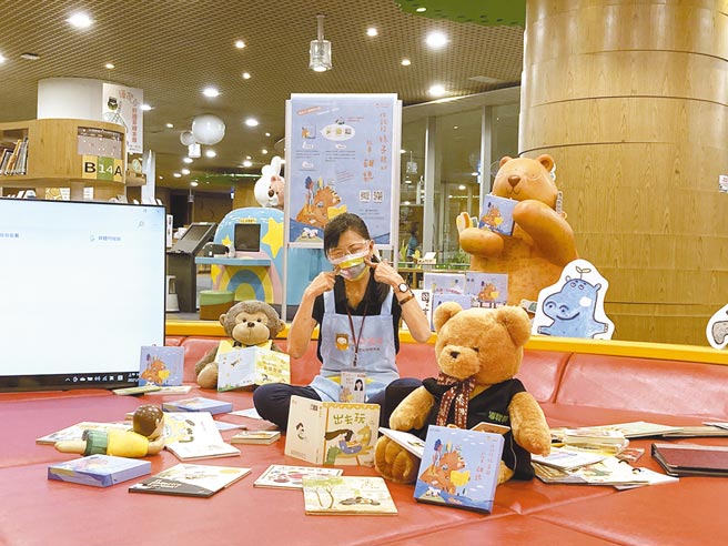 高市图录制种子教师说故事，让读者防疫期间也能「阅读」好书。（高巿府文化局提供／曹明正高雄传真）