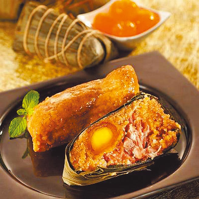 京站独家及销售第一的信维市场四喜肉粽，70元。（京站提供）