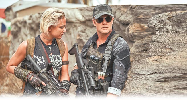 《活尸大军》描述全球最精锐的抗尸部队踏上危险征途。（Netflix提供）