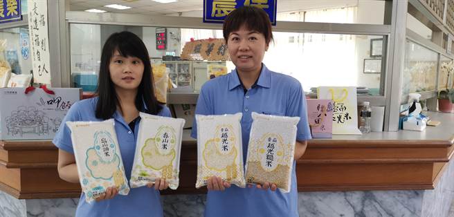 居家防疫吃好米，台南力推米界精品「台南16号」越光米。（刘秀芬摄）
