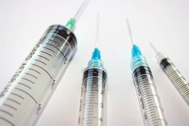 印度以150亿卢比（约新台币57亿元）和国内疫苗生产商Biological-E敲定3亿剂COVID-19疫苗的合约。(示意图／shutterstock)