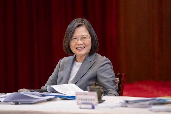 全台各地这两天接连降下大雨，蔡英文总统今天表示，密切注意疫情、一起做好防疫的同时，严峻的水情也开始缓解了。（总统府资料照片）