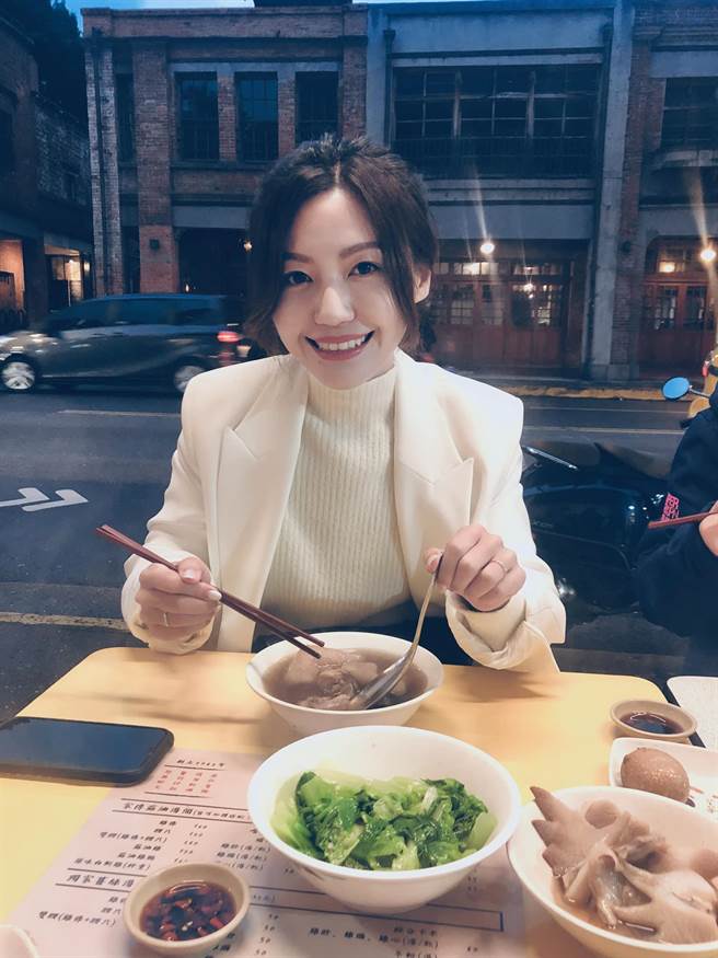 北市議員吳沛憶建議市府應增設社區疫苗接種站。（摘自吳沛憶臉書／張穎齊台北傳真）