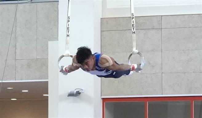 游朝偉在東京奧運體操代表隊選拔賽，於吊環有出色表現。(中華民國體操協會提供)
