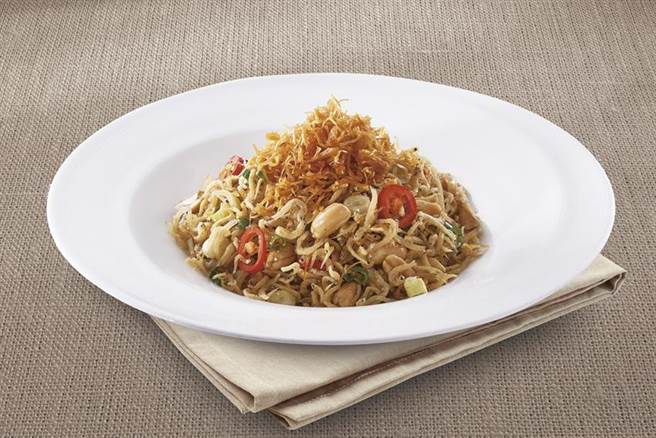 因應民眾在家時間增加，欣葉台菜推出「干貝小魚花生」等各式台味下酒菜，讓民家在家打造深夜食堂。（圖／欣葉台菜提供）