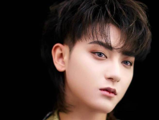 黄子韬继承爸爸的上亿家产。（图/翻摄自微博）