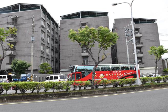 京元电竹南厂持续清空外籍员工宿舍。（谢明俊摄）