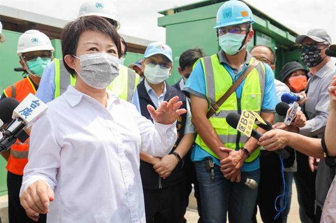 台中市长卢秀燕决定带头来改善这群劳工吃饭问题，同时从市府做起。照片/台中市政府提供