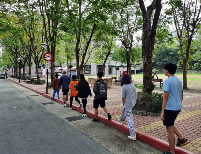 树德科大超前部署，在疫情爆发前完成《走路的声音》准备工作。（树德科大提供／林瑞益高雄传真）